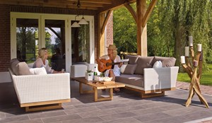 Flower_Delivery_to_the_Home